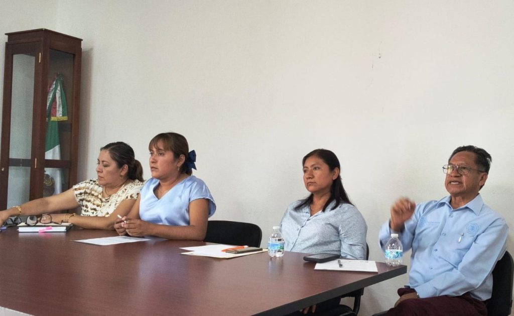 Biol. David Jerónimo Gómez presentó con éxito la disertación de su examen de grado Biol. David Jerónimo Gómez presentó con éxito la disertación de su examen de grado
