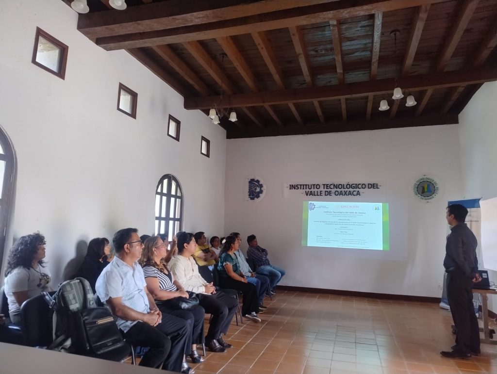 Biol. David Jerónimo Gómez presentó con éxito la disertación de su examen de grado Biol. David Jerónimo Gómez presentó con éxito la disertación de su examen de grado
