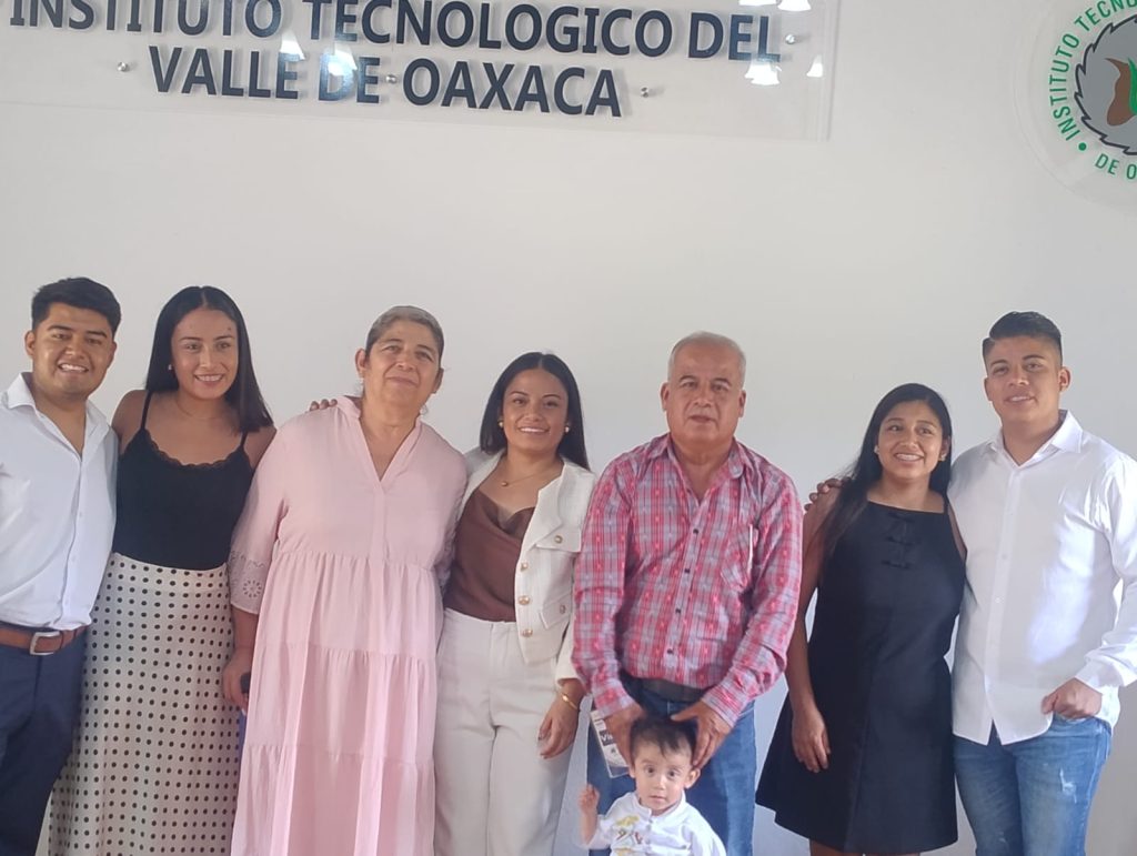 Biol. Xochitl Cortes González presentó con éxito la disertación de su examen de grado