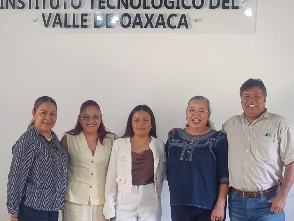 Biol. Xochitl Cortes González presentó con éxito la disertación de su examen de grado